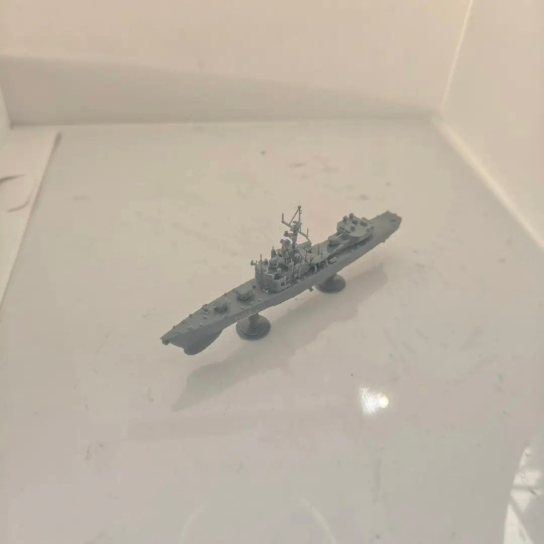 SSC158 Military Model USS DE-1040 Garcia Class Frigate Water Line