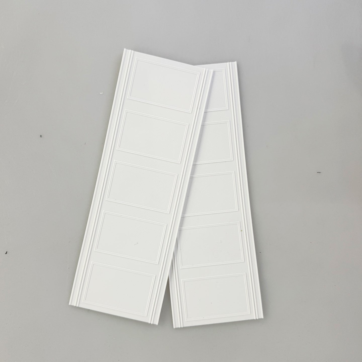 RHF12072B 1/12 Chair Rail 3D Printed Miniature Dollhouse Wainscoting - French Style Wall Panel Skirting Board Trim for 1/12 Scale Dollhouses (Customizable Decor Parts)