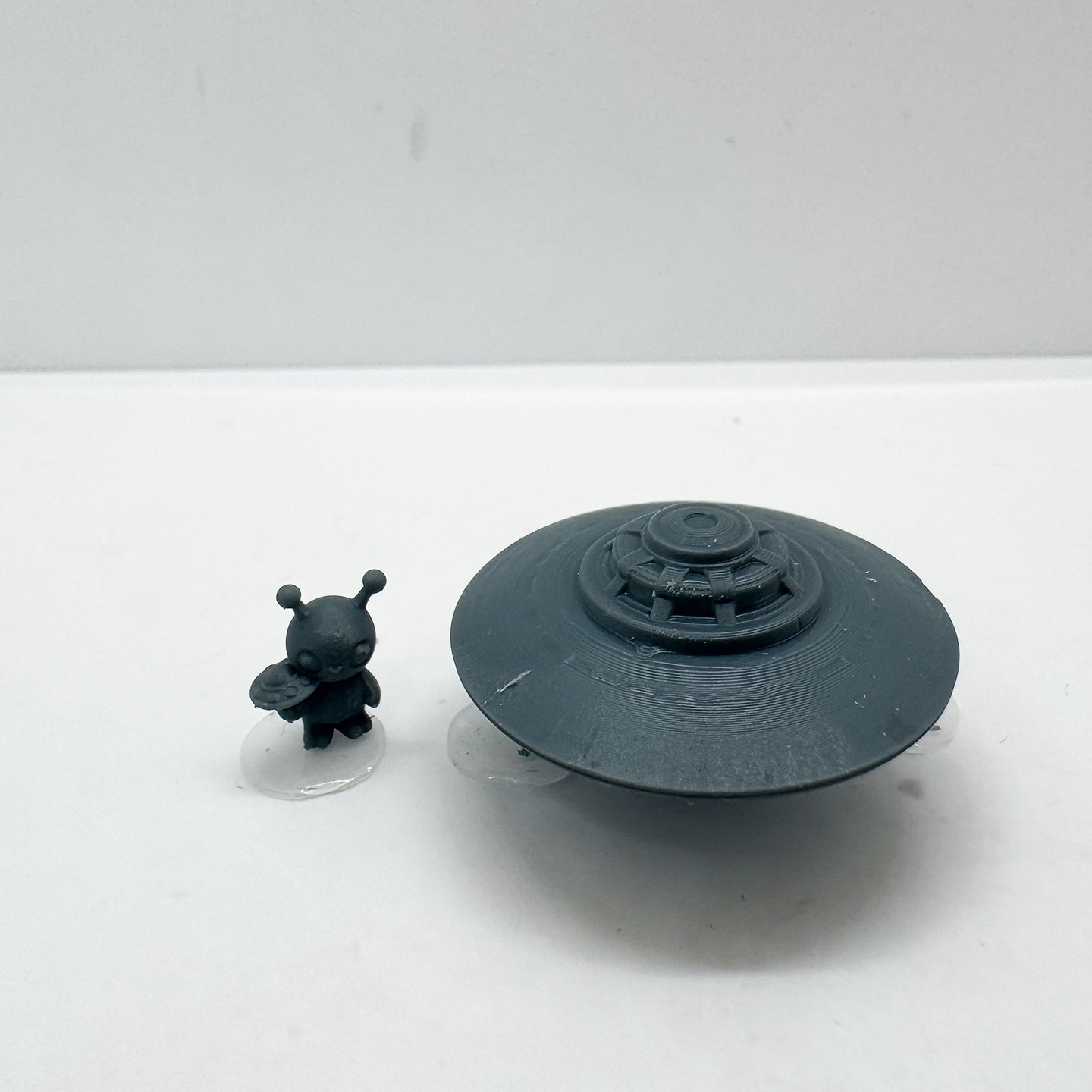 LYTS167 Q Version Alien Doll UFO Spaceship Decor - Creative 3D Printed Set