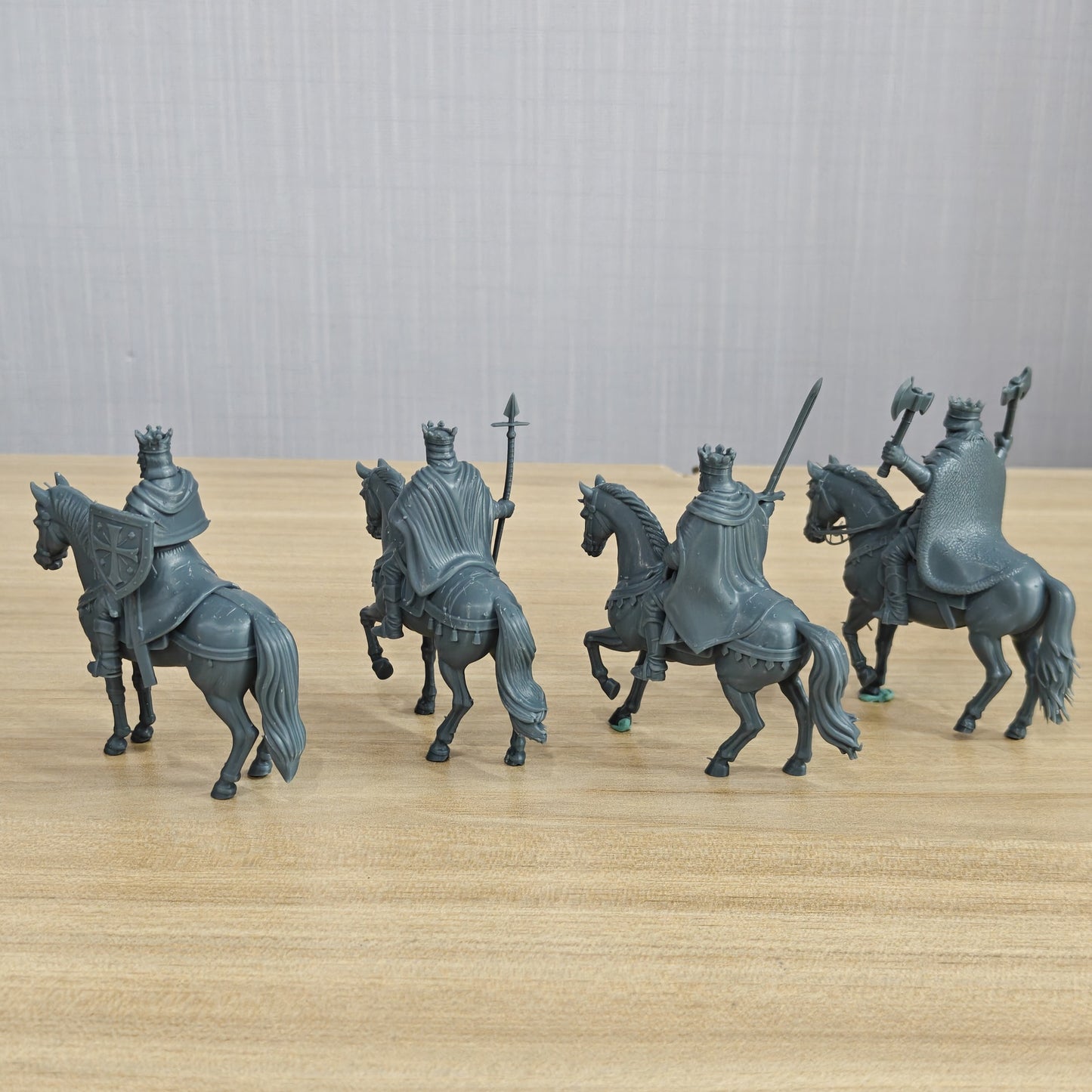 MRY-SFW LYGR1172 Crusades Lord Knights Adult Collectible
