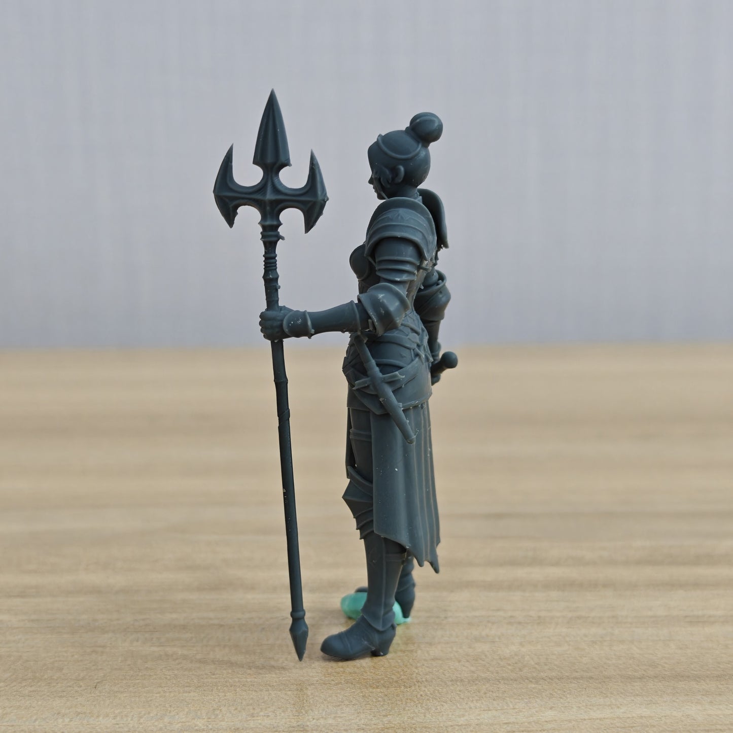 MRY-SFW LYTR1342 Tribe Hammer And Spear Fantasy Female Warrior 3D Printed Figure Model