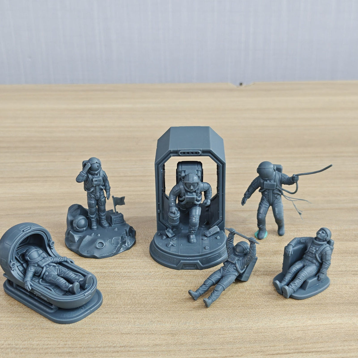 MRY-SFW LYTR1454 Deep Space Series Crisis & Commemoration – LCD 3D printed resin model kit, image 1