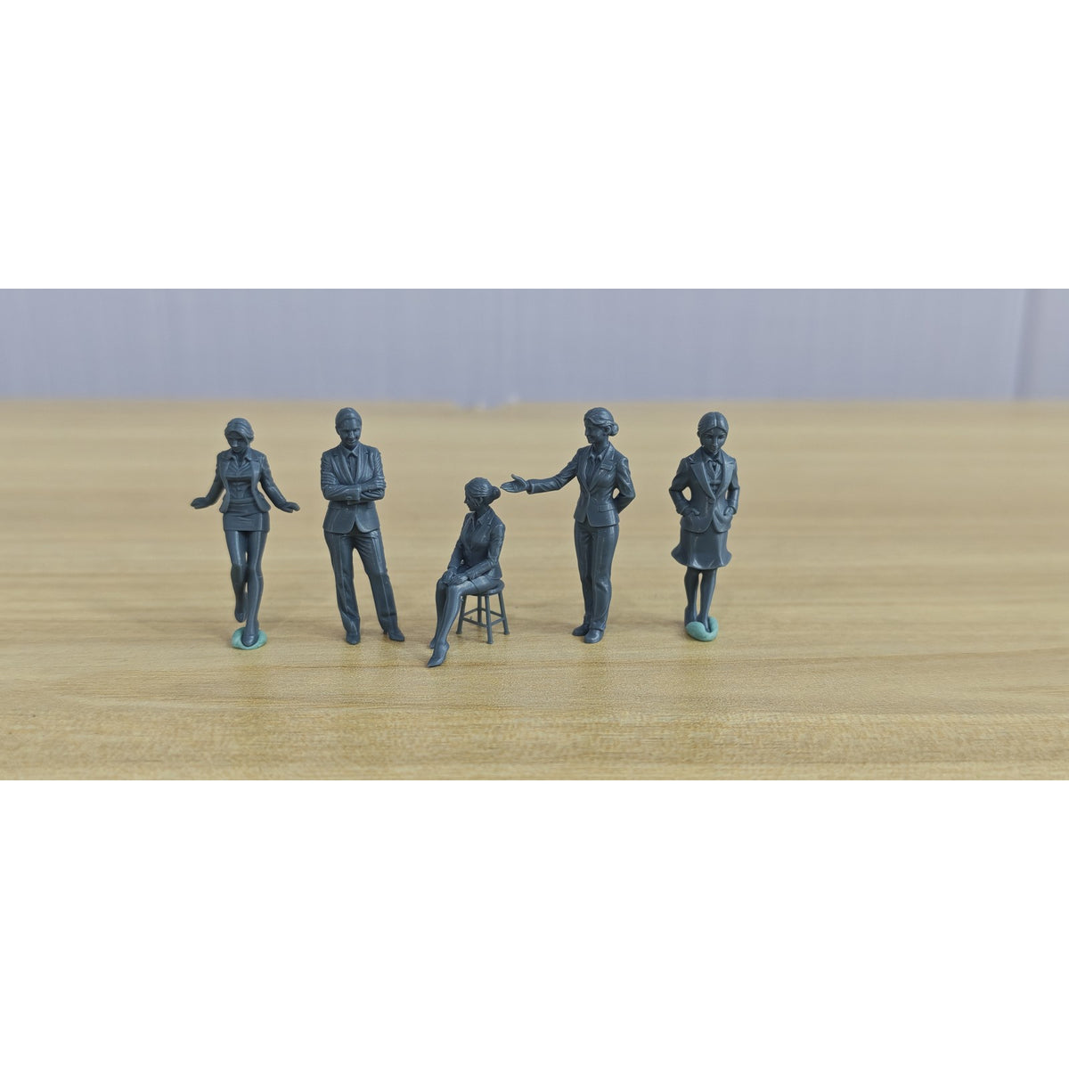 Victorian European Daily Scene Resin Miniature Model 4-Piece Set - Vintage Gentlemen & Ladies Figures Unpainted DIY Model Painting European Retro Scene Decor 1set MRY-SFW LYTR037