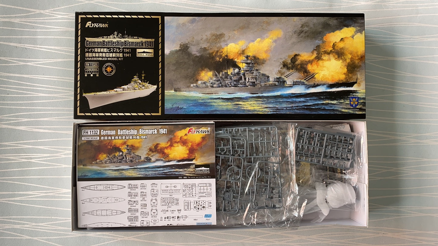 Flyhawk FH1132S 1/700 German Battleship Bismarck 1941 Deluxe Edition Plastic Model Kit