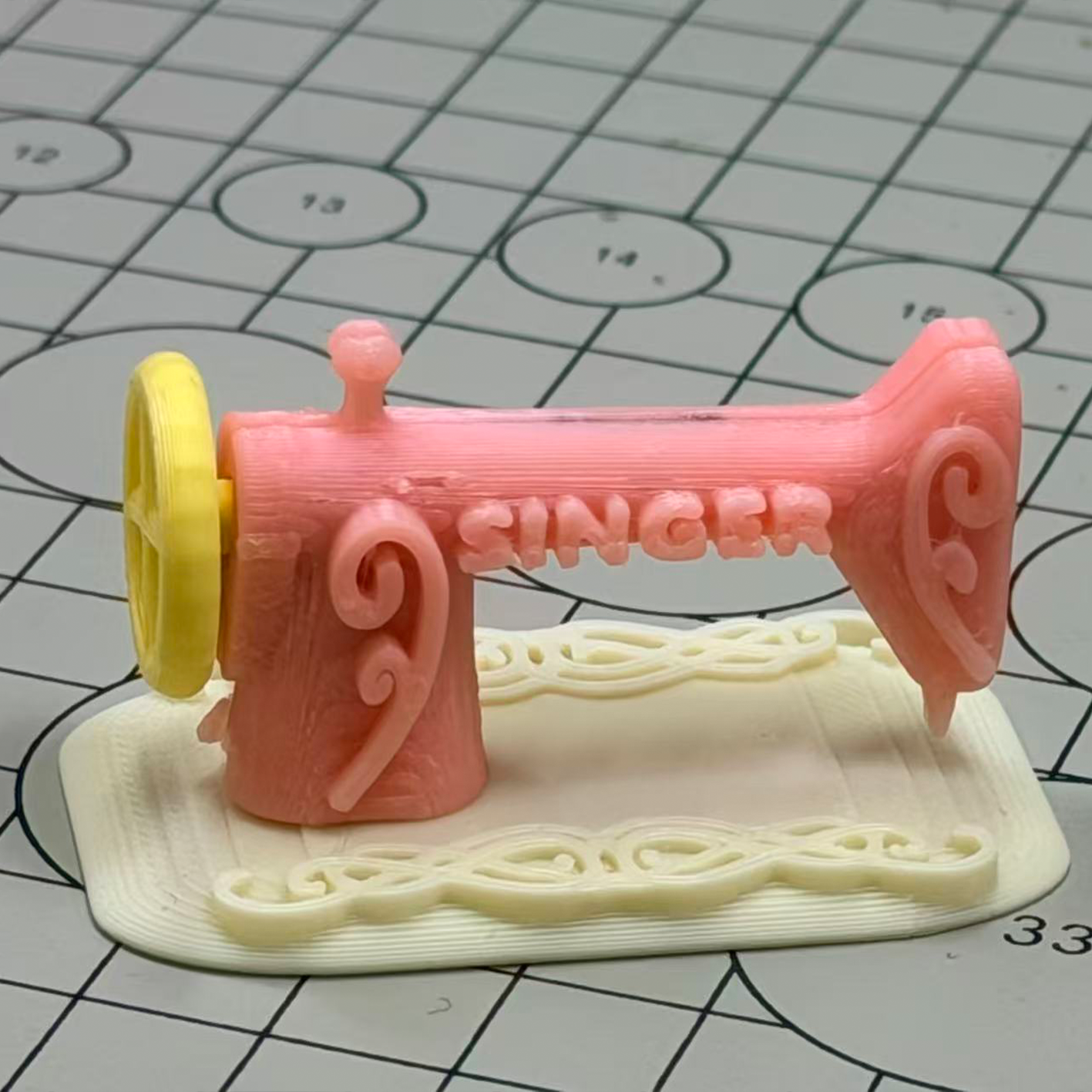 RHF299 Sewing Machine Ornament Retro SINGER Dreamy Mini Sewing Machine Ornament Miniature Scene Model Dollhouse Accessory