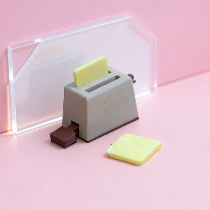 RHF310 Mini Toaster Milk Coffee Color Toaster (with Toast Slices) Miniature Scene Model Ornament Dollhouse Accessory Kitchen Scene Prop