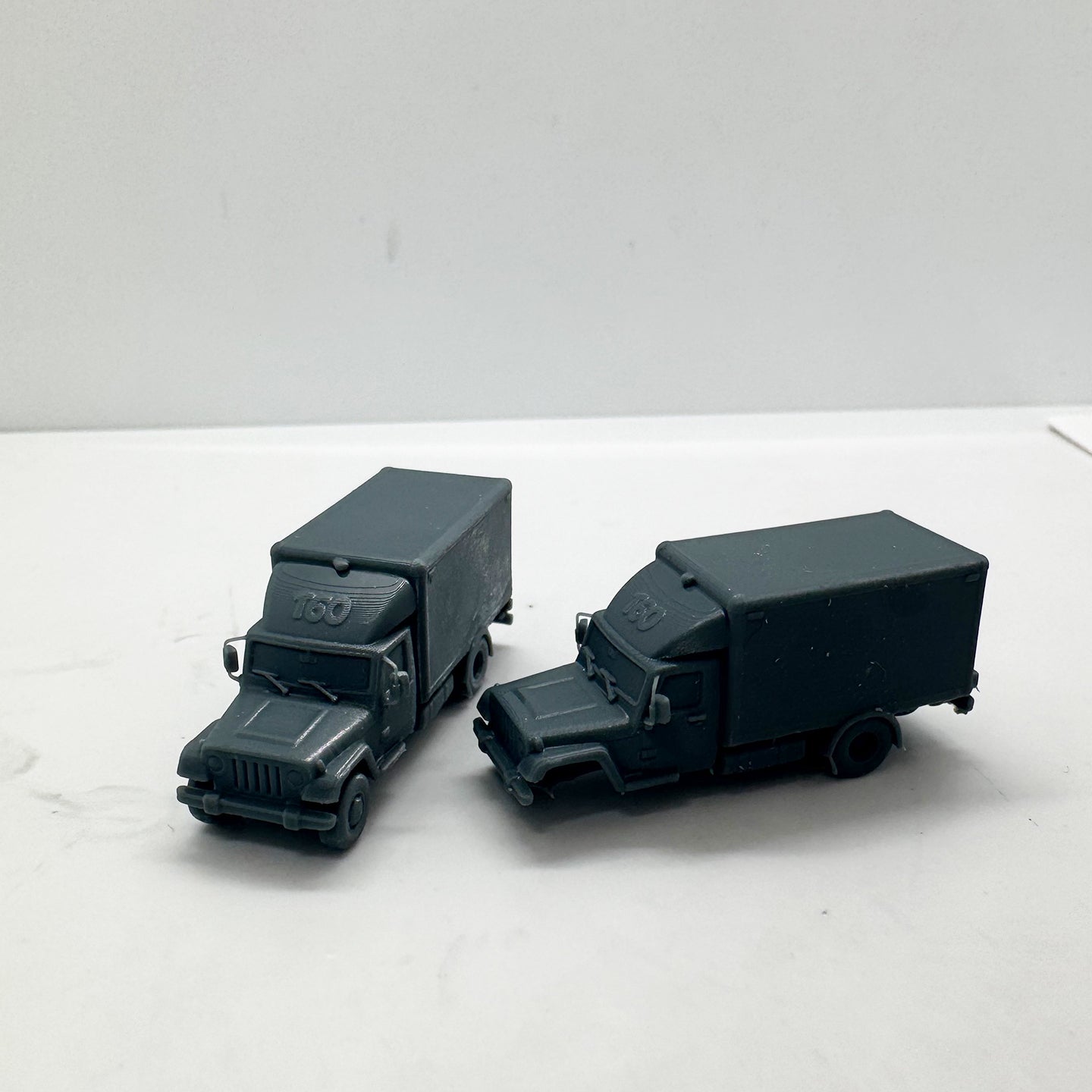 LYTS164 3D Printed Jeep Box Truck Miniature Model Retro Off Road Transport Vehicle Decor for Dioramas Collection Displays