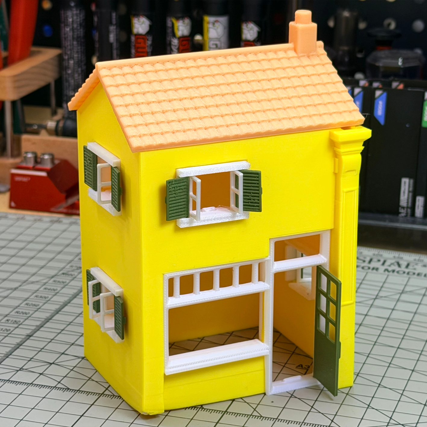 RHF284 Bright Yellow European Countryside Style Miniature House Bright Yellow European Countryside Style Miniature House with Openable Doors and Window