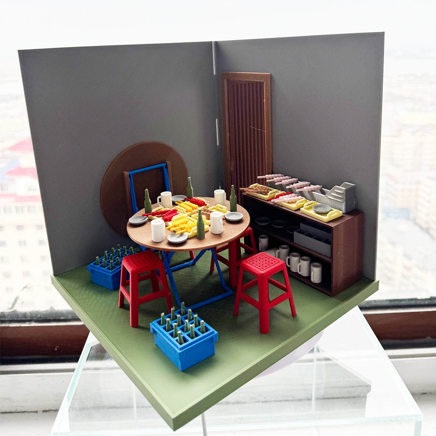 RHF121015 1/12 The Grill Room 1:12 Scale Dollhouse 3D Printed Miniature Barbecue Hut - With Barbecue Tools Table Chairs And Beer