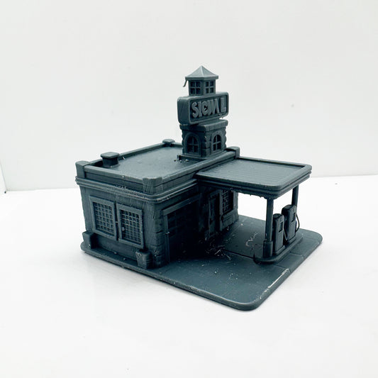 MRY-SFW LYTS122 Retro-Style Gas Station 3D Printed Miniature Model Vintage Garage and Fuel Pumps Scene Ornament