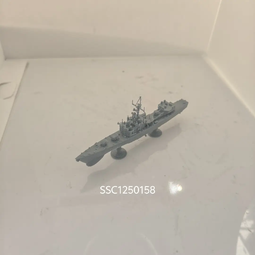 SSC158 Military Model USS DE-1040 Garcia Class Frigate Water Line