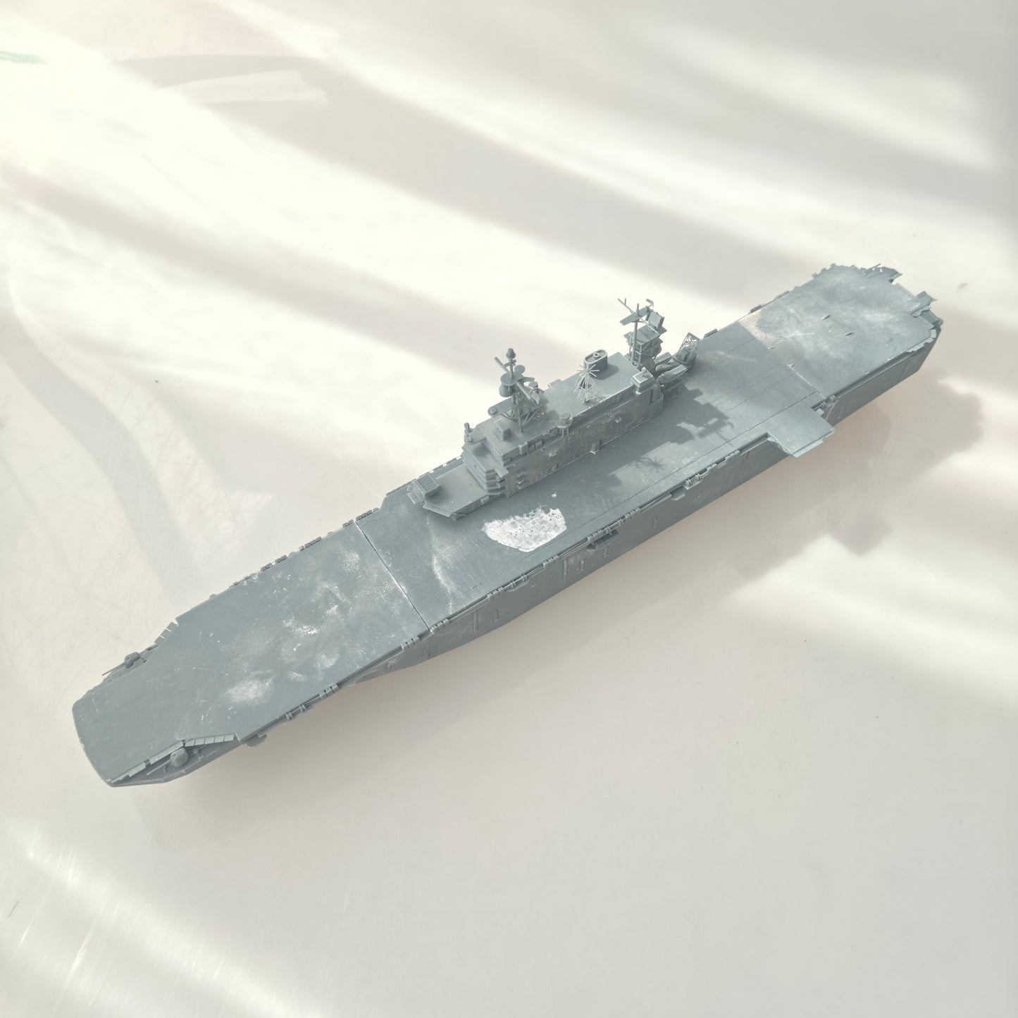 SSC159 Military Model USS LHA-1 Tarawa Class Amphibious Assault Ship Water Line