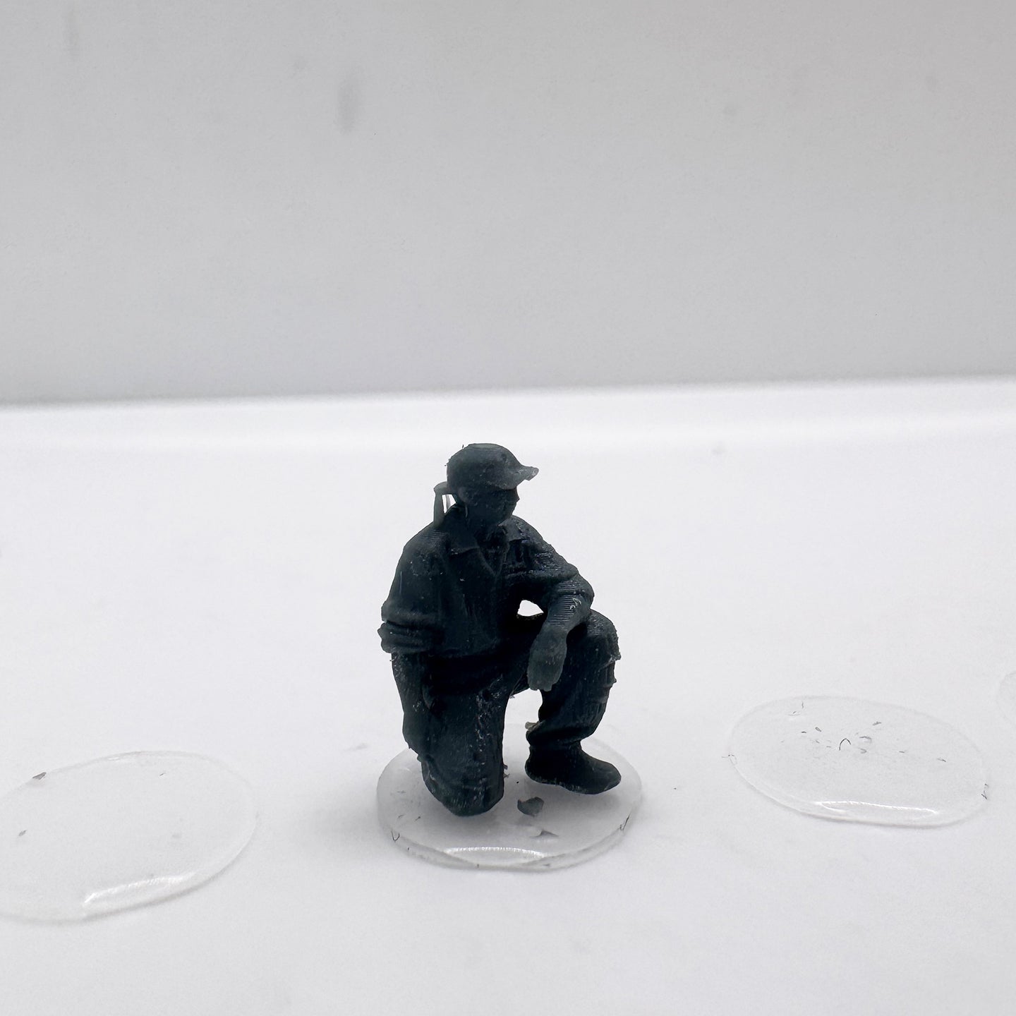 MRY-SFW LYTS139 3D Printed Auto Mechanic 3pcs Figures High Detail Repair Technician Models (with Tire & Tool) for Diorama Collection HO Scale
