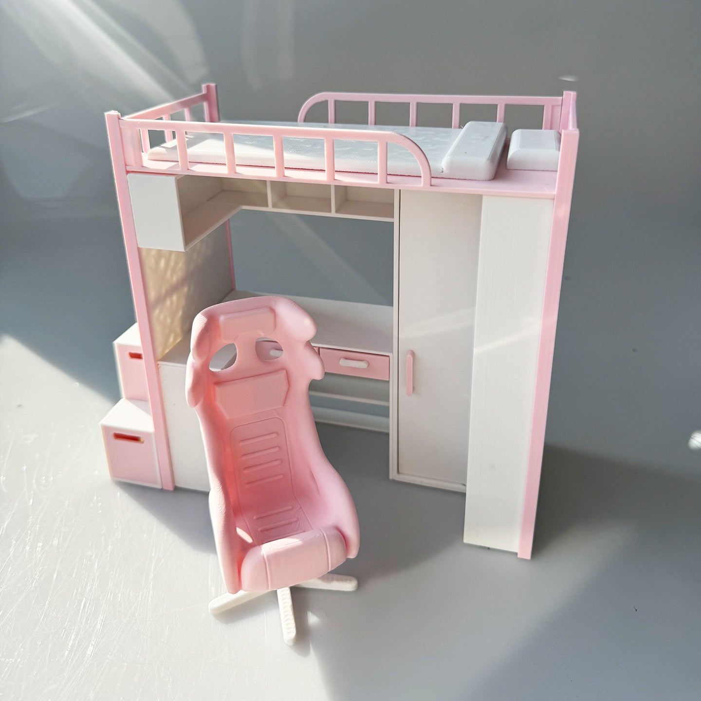 RHF218 Desk Set E-sports Chair 1:12 Scale 3D Printed Dollhouse Loft Bed Desk Set Gaming Chair Pink & White Miniature Furniture for BJD/OB Dolls