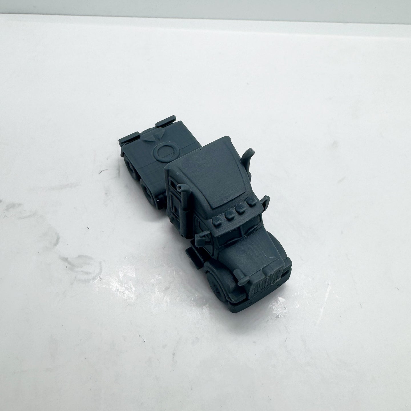 LYTS156 3D Printed American Heavy-Duty Truck - Large Truck Miniature Model for Dioramas & Collection Displays