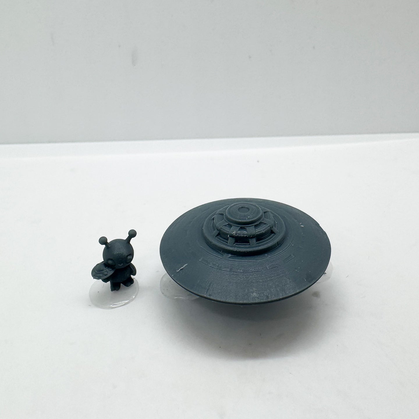LYTS167 Q Version Alien Doll UFO Spaceship Decor - Creative 3D Printed Set