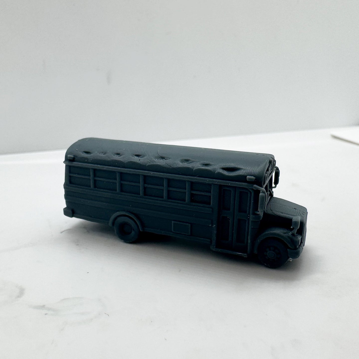 LYTS158 3D Printed American School Bus Miniature Model Retro Bus Decor for Dioramas Collection Displays