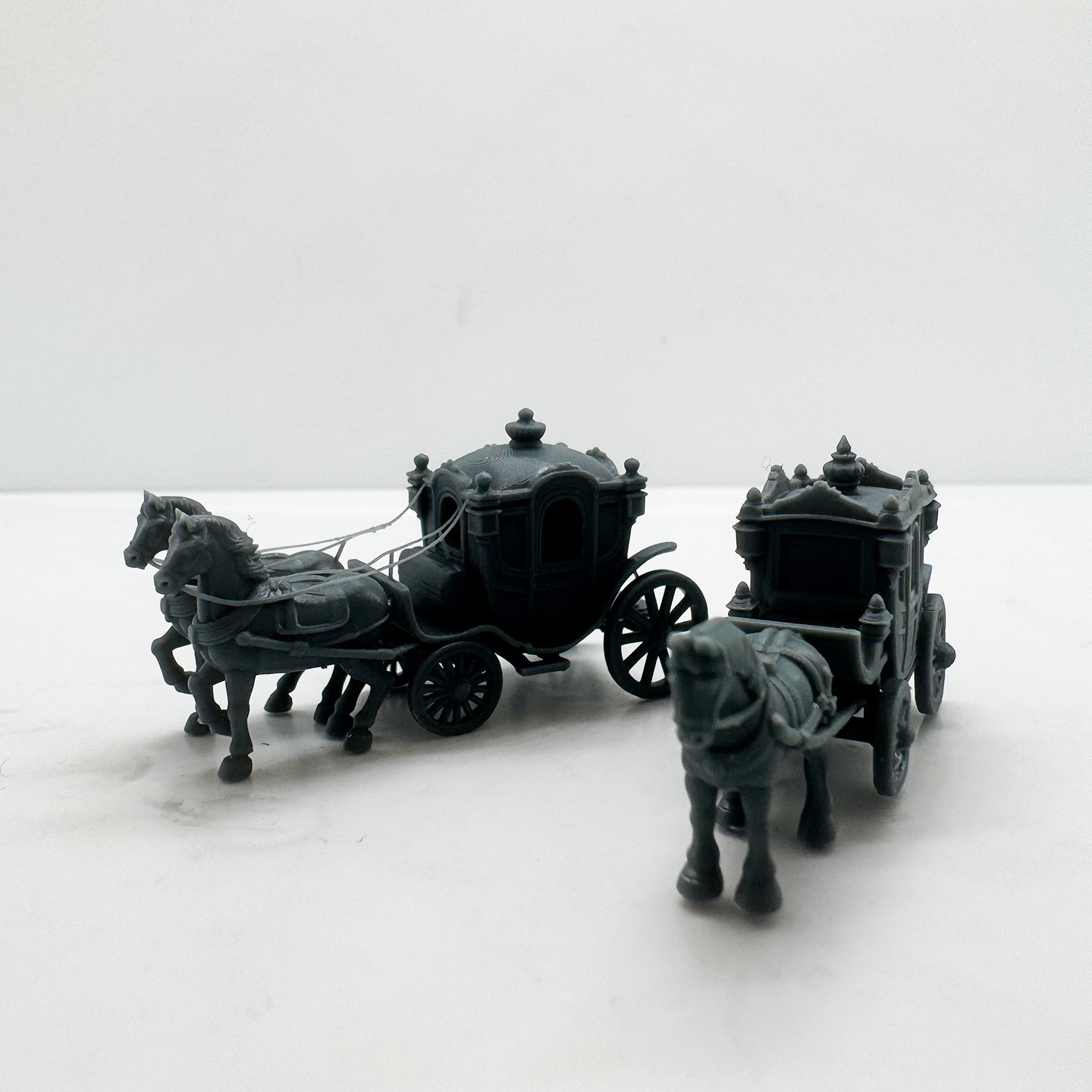 LYTS176 3D Printed Retro Two-Horse Carriage Model Set - Train Railway Miniature Scene Decor Ornament
