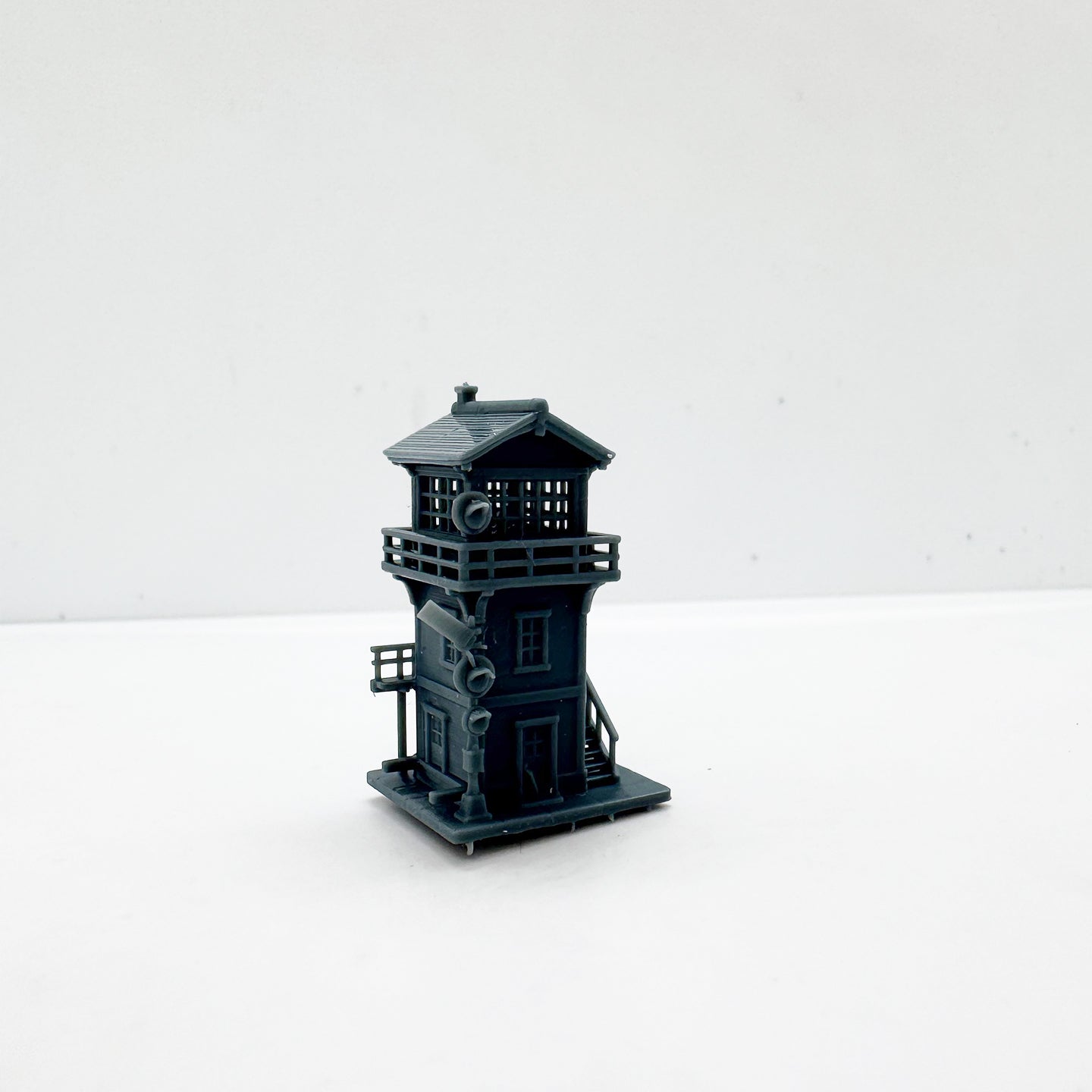 MRY-SFW LYTS124 Train Signal Tower Railway Signal Miniature 3D Printed Vintage Retro Railroad Control Tower Model for Train Enthusiasts Diorama Builders or Desktop Decor