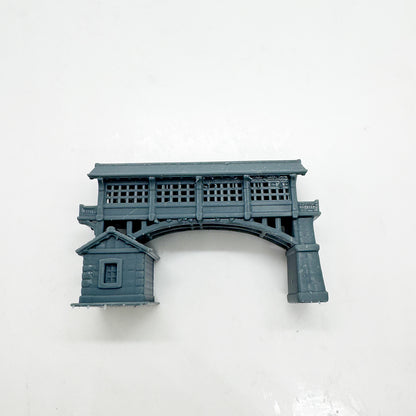 MRY-SFW LYTS123 Covered Bridge with Stone House Diorama 3D Printed Vintage Retro Architectural Miniature for Model Train Scenes Collectors or Desktop Decor