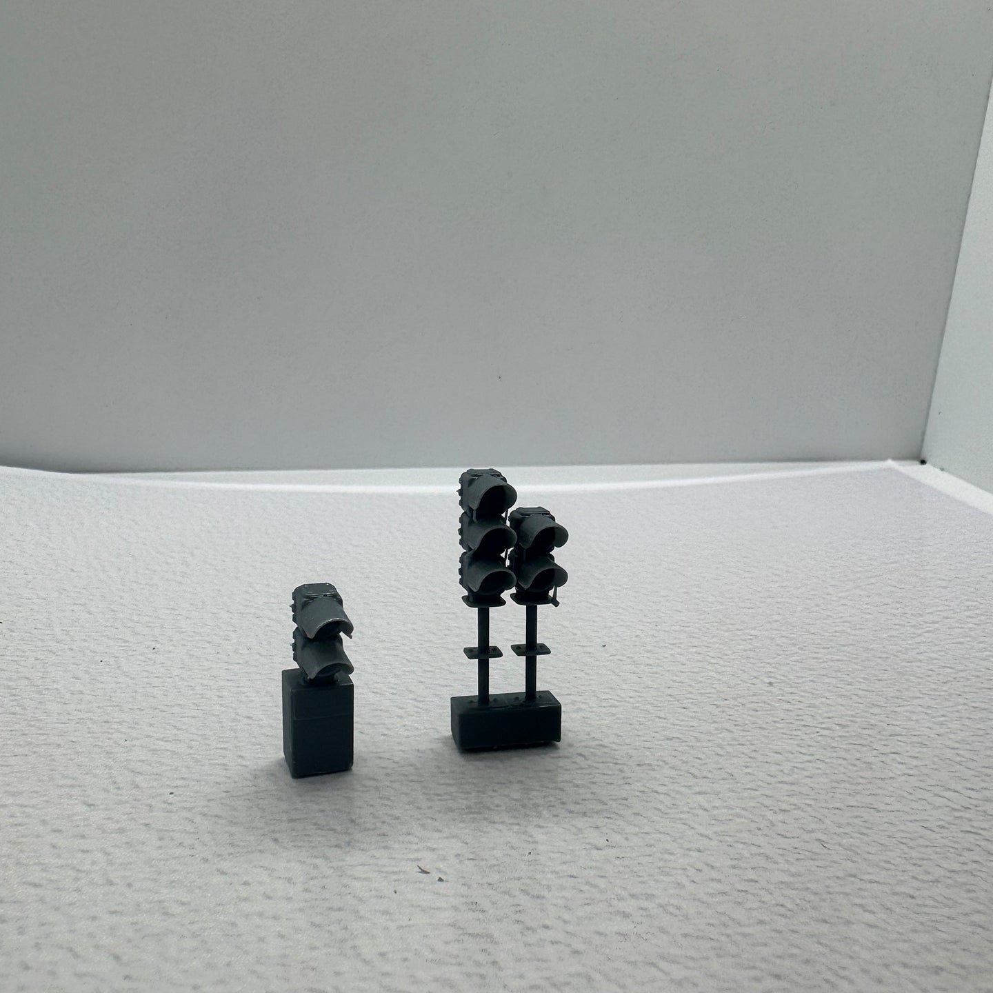 LYTS097  3D Printed Model Kit Model Railway Scenery Dwarf Block Signal And Bridge Set