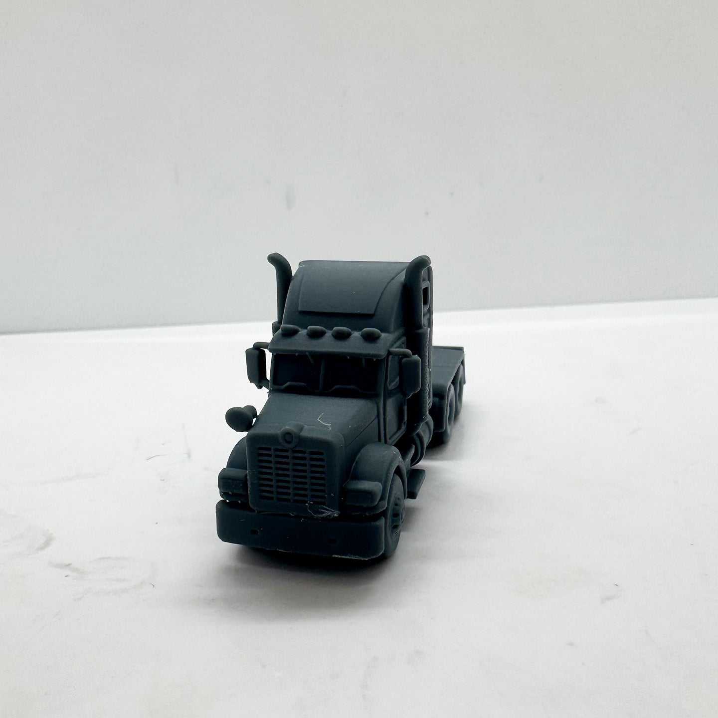 LYTS156 3D Printed American Heavy-Duty Truck - Large Truck Miniature Model for Dioramas & Collection Displays
