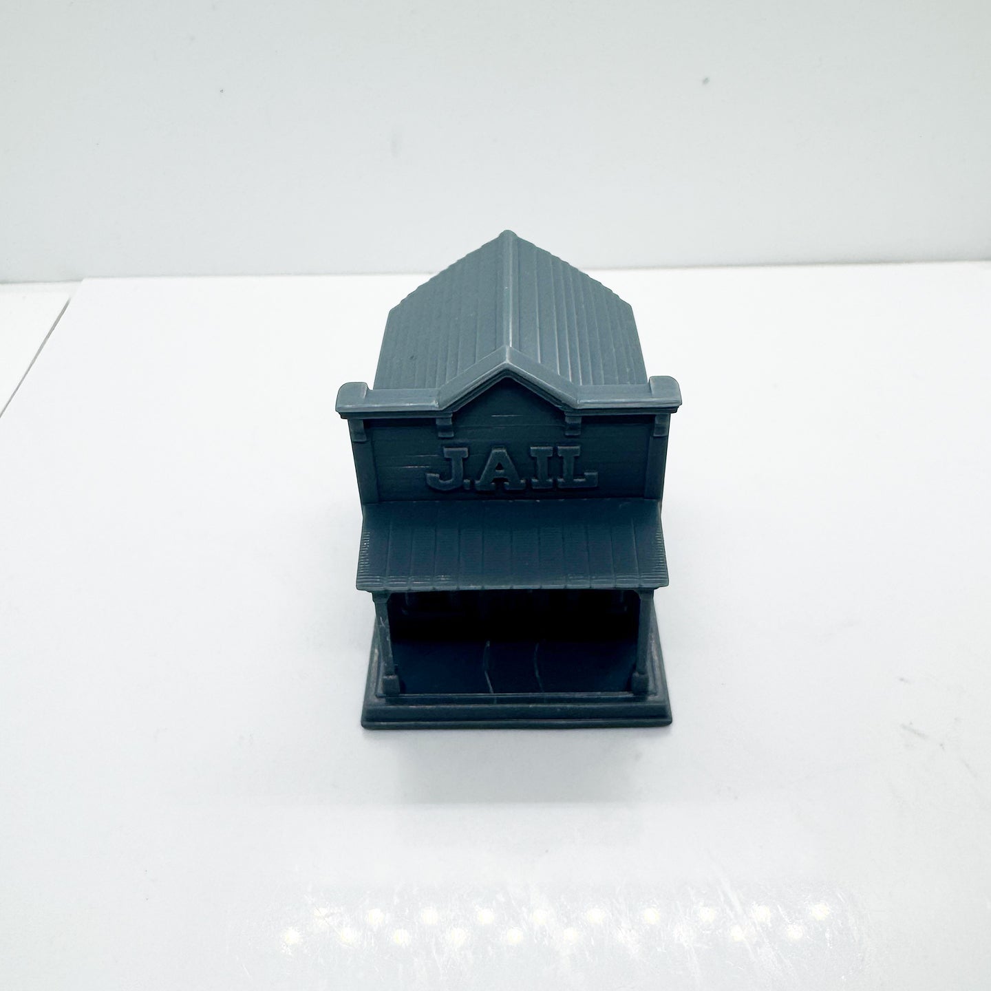 MRY-SFW LYTS118 Vintage Western Jail Building 3D Printed Retro Old West Prison Miniature for Diorama Builders Western Theme Enthusiasts or Desktop Decor