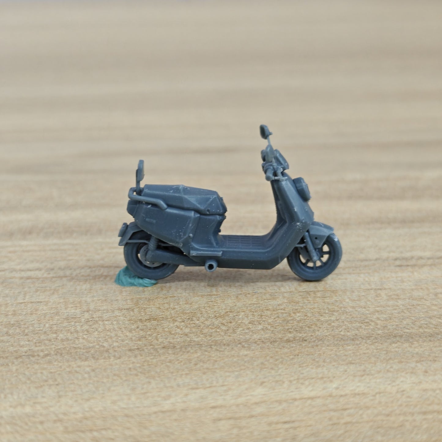 MRY-SFW LYTA565 Low Poly Minimalist Style Modern Electric Scooter Motorcycle Model