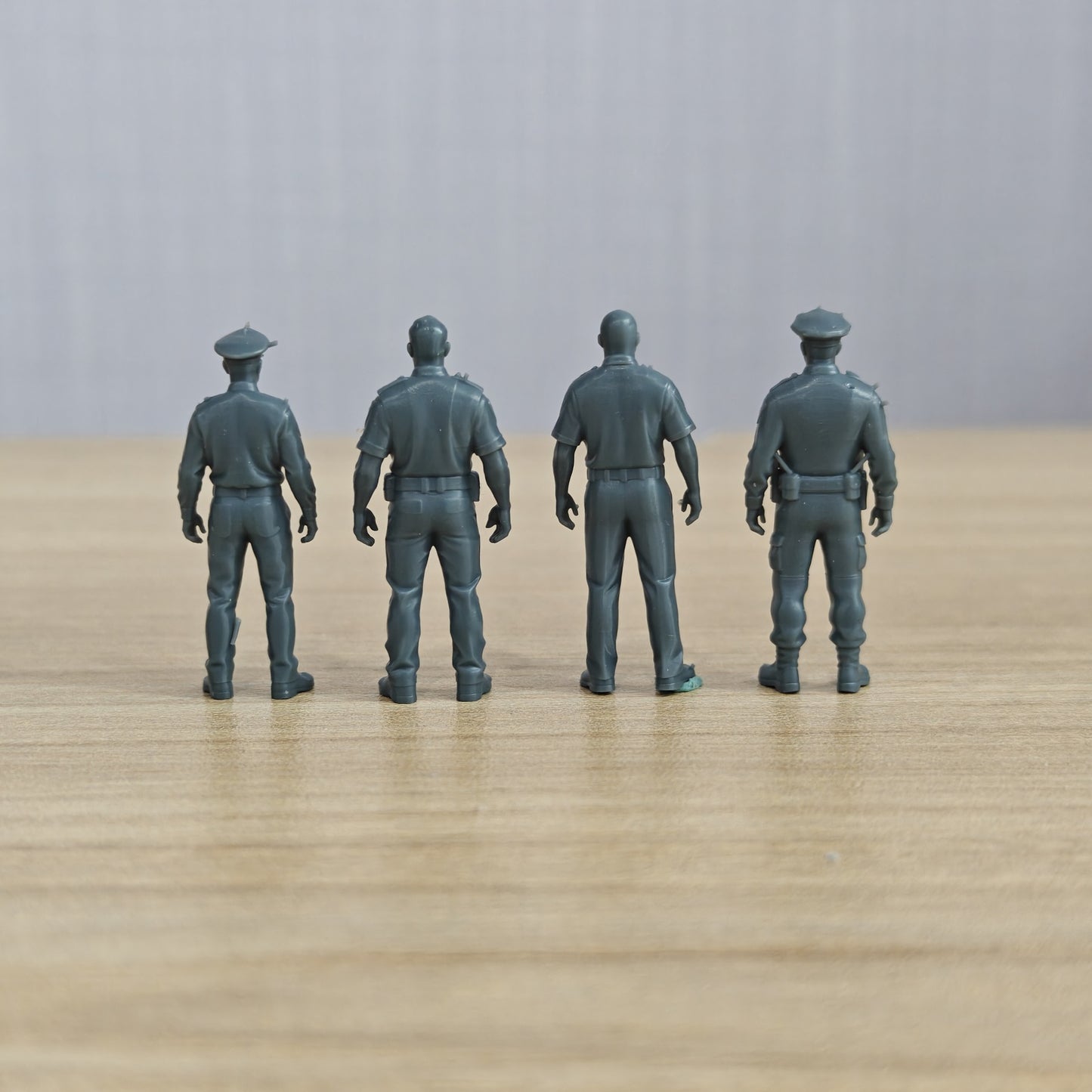 MRY-SFW LYTR367  Police Officers 4-Pack, Ideal, Tabletop Games Painting Miniature Car Diorama Figures Scene Props Accessories Resin