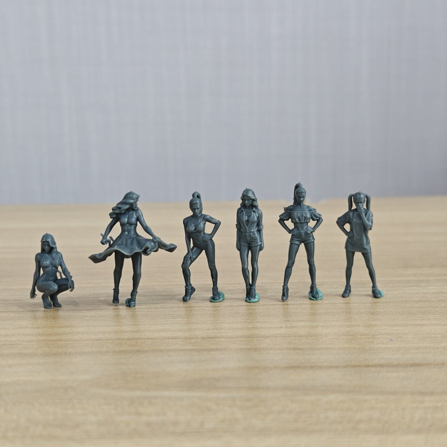 MRY-SFW LYTR638 Modern Sexy Hot Girl Style Young Female Multi-Pose Six-Person Set Miniature Car Diorama Figures Scene Props Accessories Resin