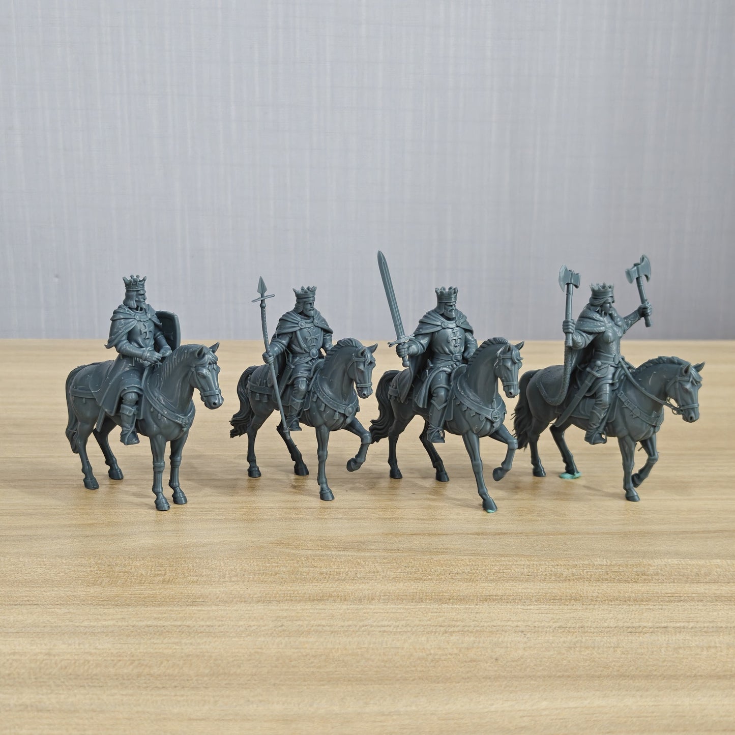 MRY-SFW LYGR1172 Crusades Lord Knights Adult Collectible