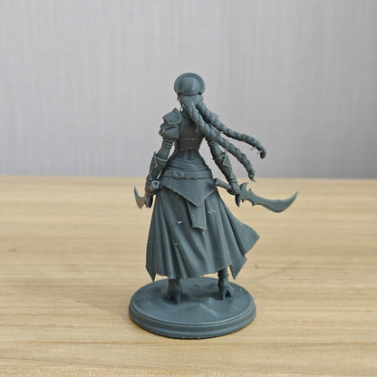 MRY-SFW LYTR1350 Desert Silver Blade Female Warrior 3D Printed Figure Model
