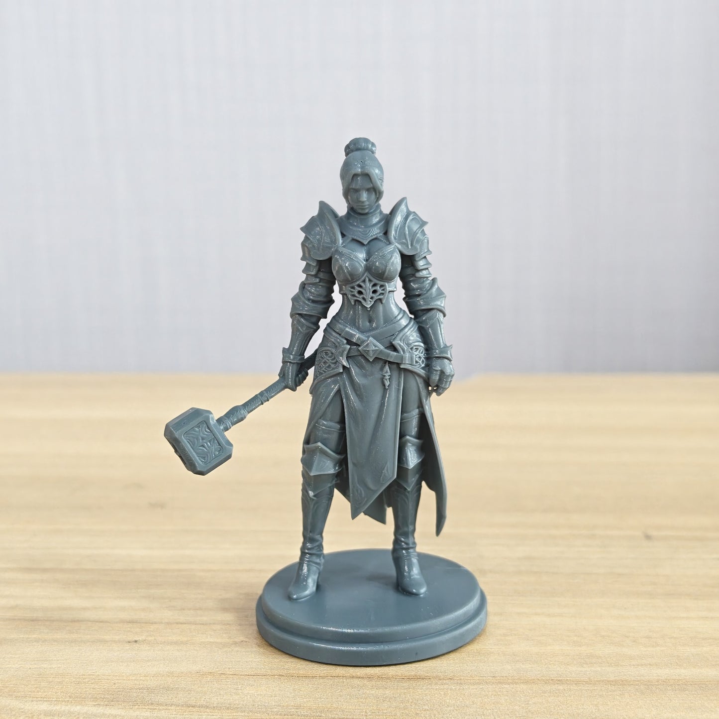 MRY-SFW LYTR1353 Gilt Pattern Holy Hammer Fantasy Female Knight 3D Printed Figure Model