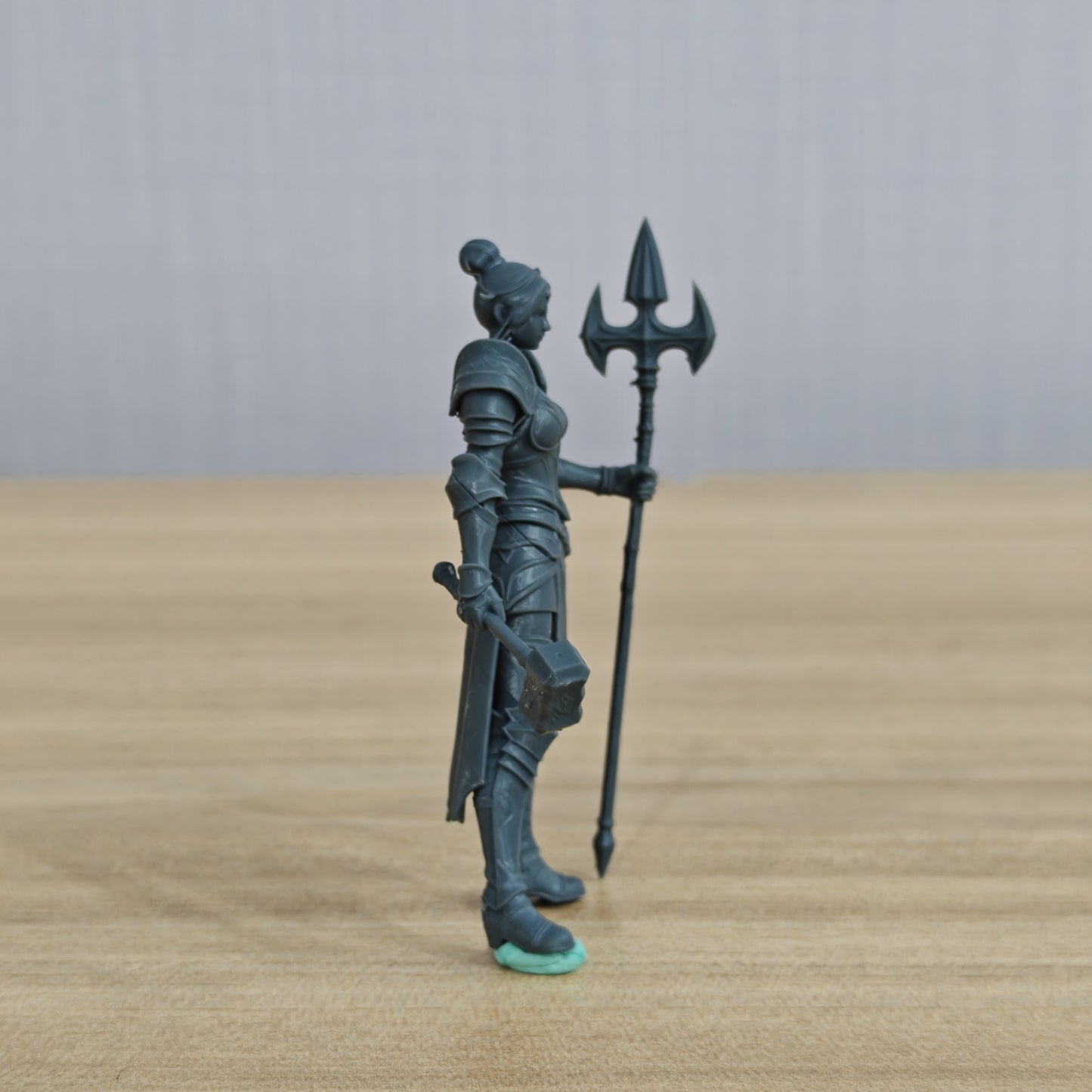 MRY-SFW LYTR1342 Tribe Hammer And Spear Fantasy Female Warrior 3D Printed Figure Model