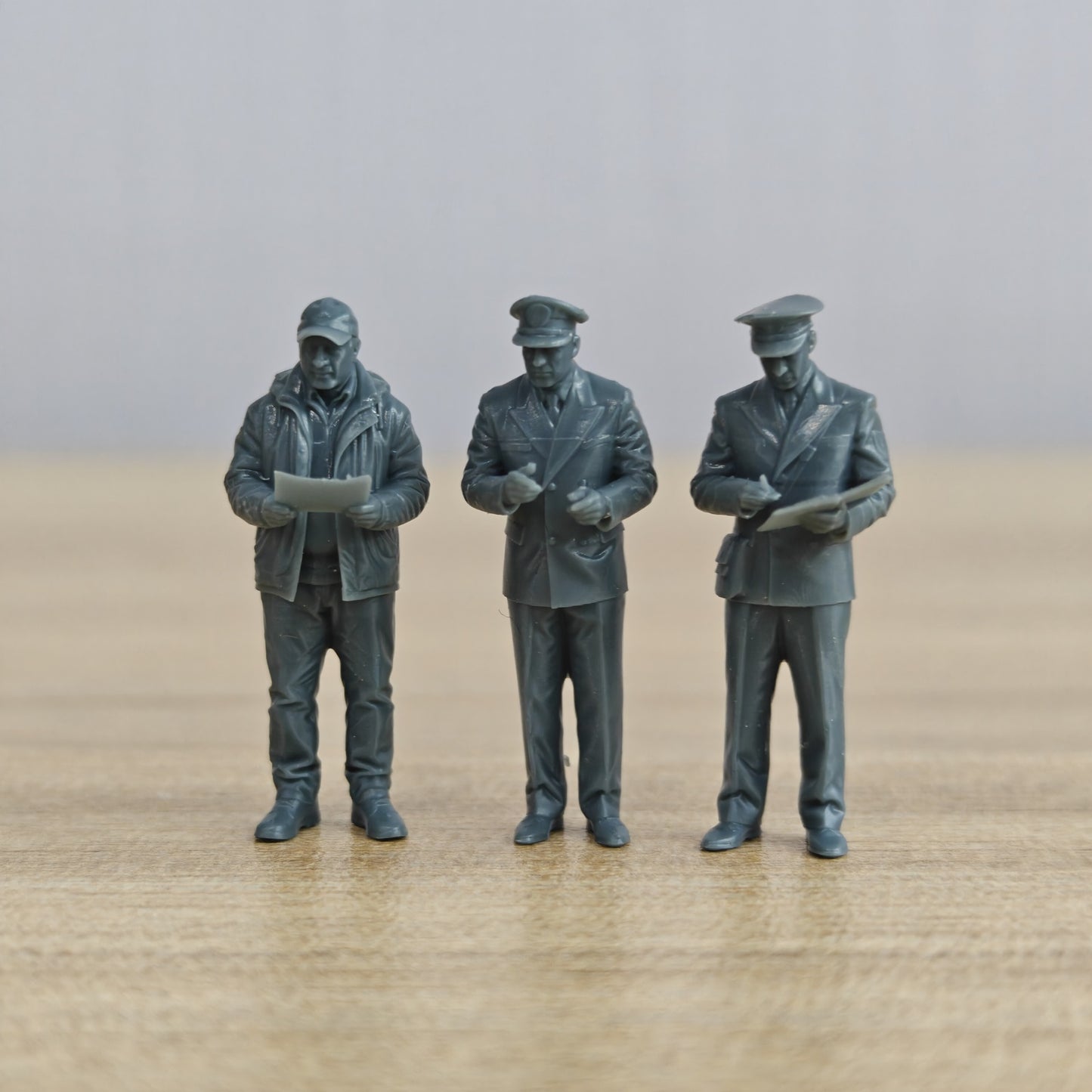 MRY-SFW SSTR1284 Dunkirk Evacuation British Civilian Father and Son Assisting Navy (3 Figures)