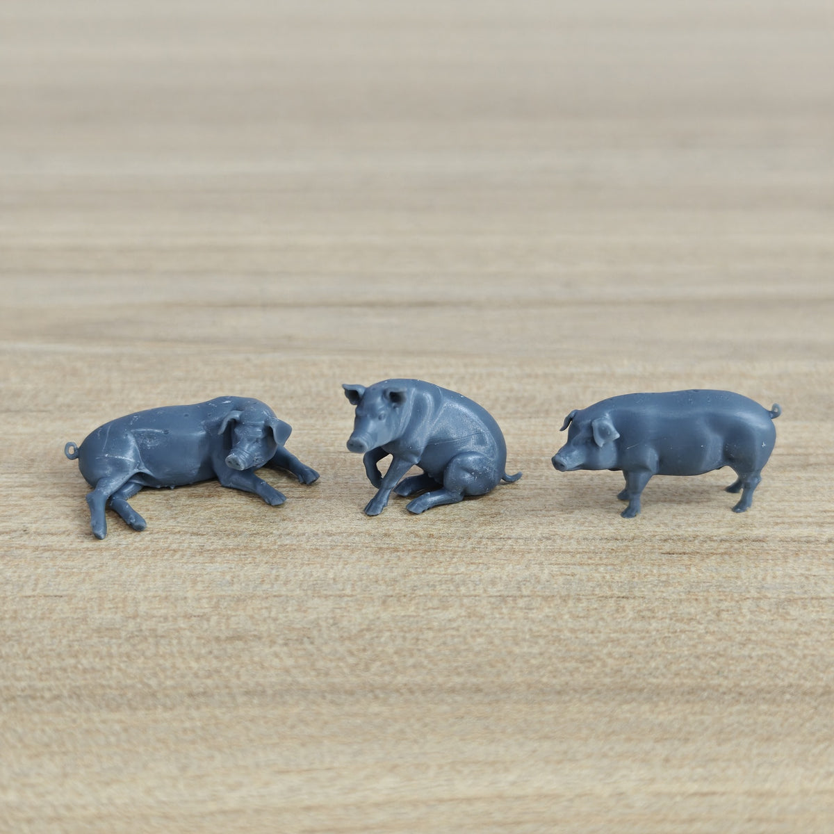 Rural Pig Farming Scene Resin Miniature Model 3-Piece Set - Pig Figures Unpainted DIY Model Painting Rural Scene Decor 1set MRY-SFW LYTR054