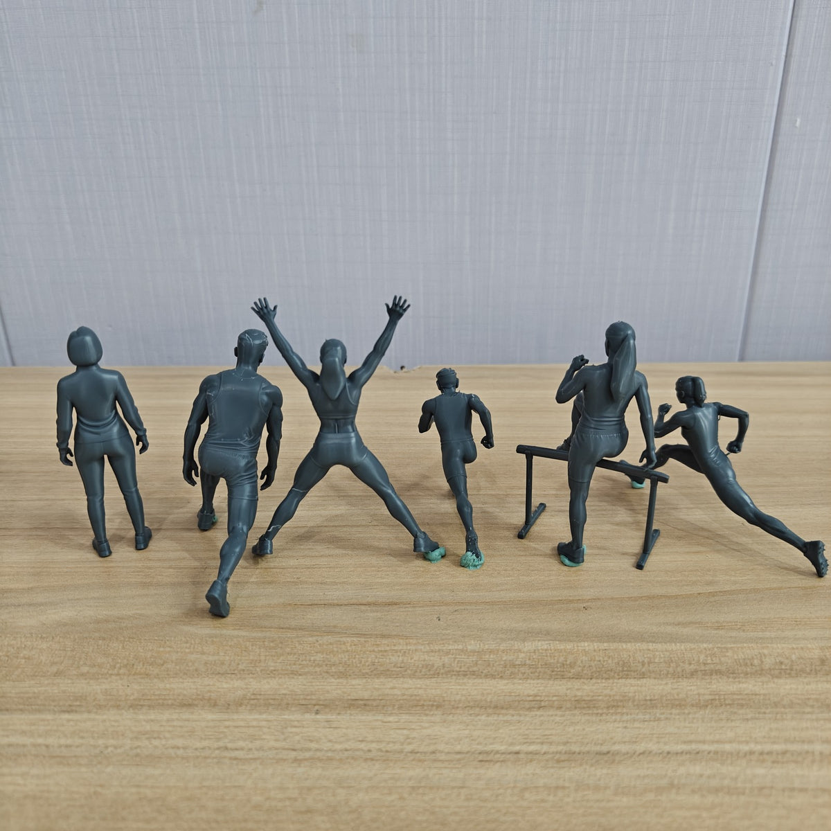 Unpainted Track Athlete Miniatures 6-Pack | For Sports Diorama & Hobby Painting Miniatures Diorama Resin Figures MRY-SFW LYTR324