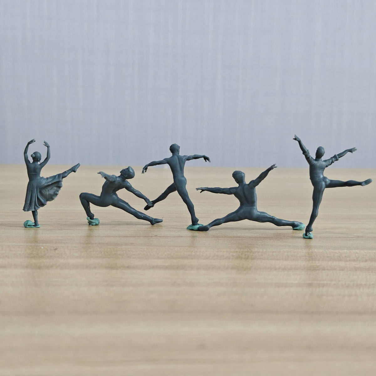 Modern Stage Ballet Dancers Pose Group of 5 Miniature Car Diorama Figures Scene Props Accessories Resin MRY-SFW LYTR548