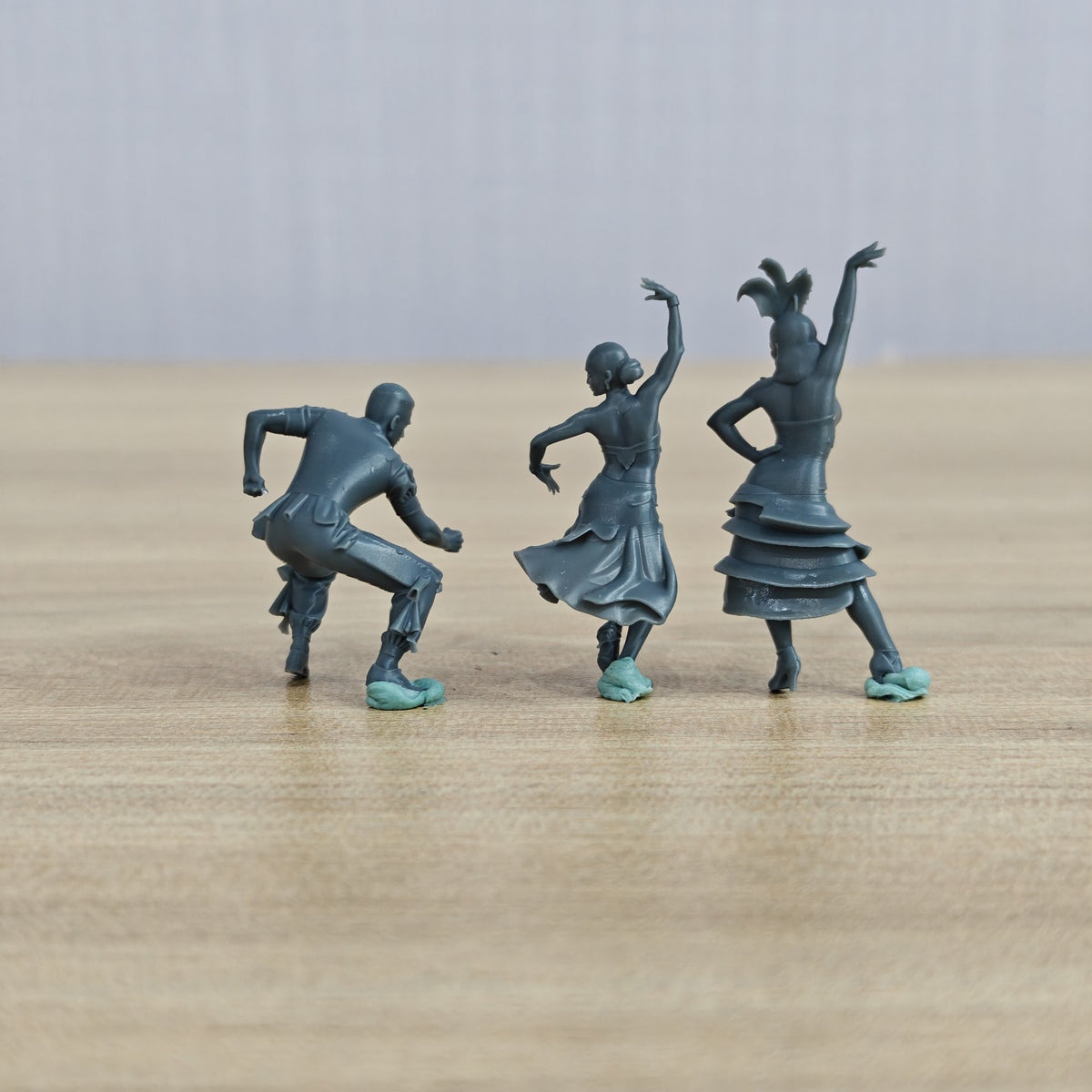Modern Stage Latin Dancers Pose Group of 3 Miniature Car Diorama Figures Scene Props Accessories Resin MRY-SFW LYTR557