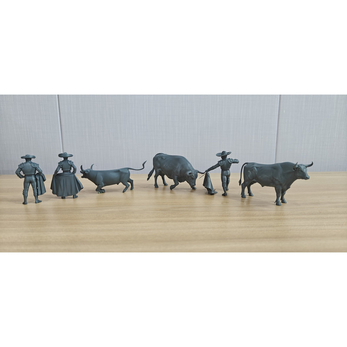 Matador & Bull Hexad Resin Miniature Model 6-Piece Set, Unpainted Spanish Bullfighting Figures, DIY Painting Scene Decoration Miniatures Diorama Resin Figures MRY-SFW LYTR284