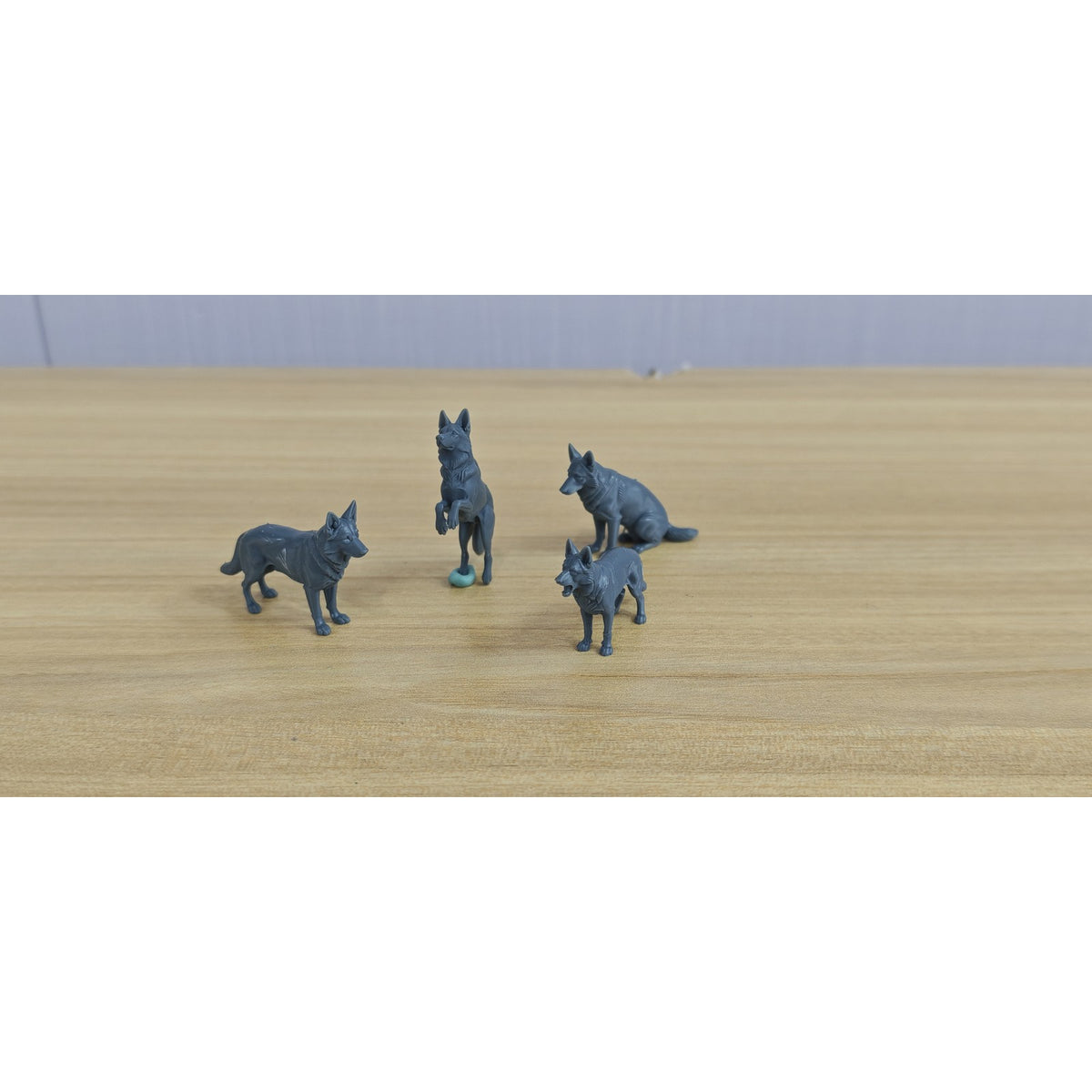 German Shepherd Pose Model 4 pcs Miniature Car Diorama Figures Scene Props Accessories Resin MRY-SFW LYTR839