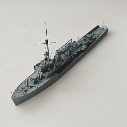 SSC184 Military Model German DKM M 17, Minensuchboot Typ 1935 Water Line