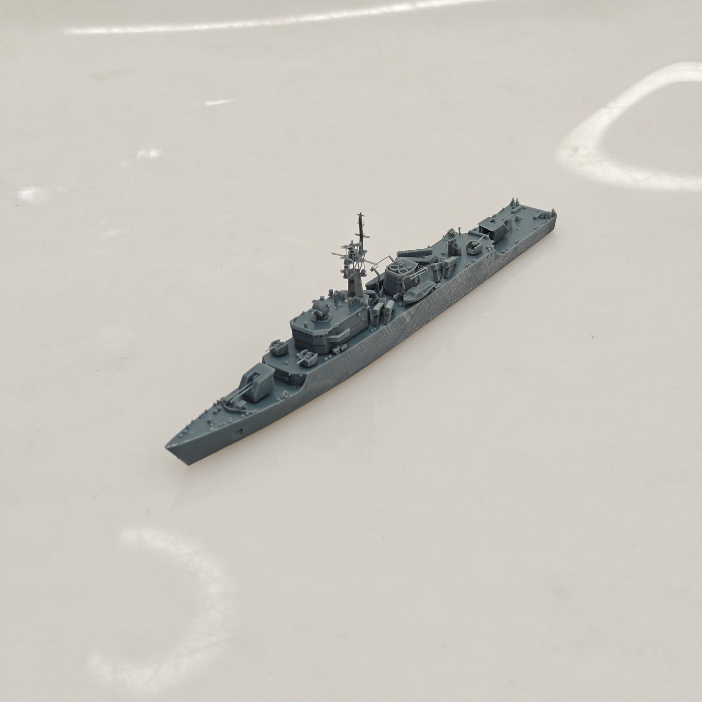 SSC179  Military Model CNS Jianghu III Class Frigate Water Line
