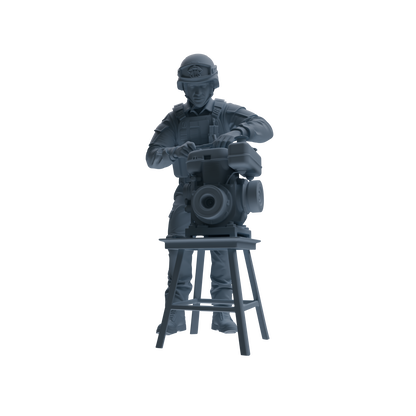 MRY-SFW SSTR237 Modern French Army Logistics Soldier Maintenance Four-Person Group
